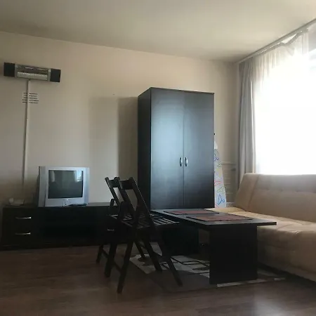 Royal Towers Nadezhda Apartmán *