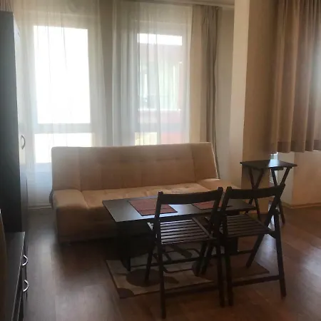 Royal Towers Nadezhda Apartmán *