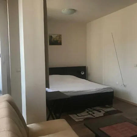 Royal Towers Nadezhda Apartmán *
